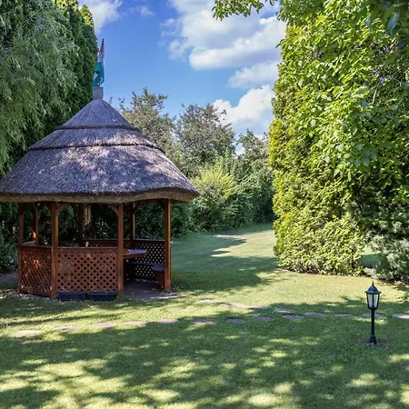 Semesterbostad Zsuzsa Apartmanhaz *