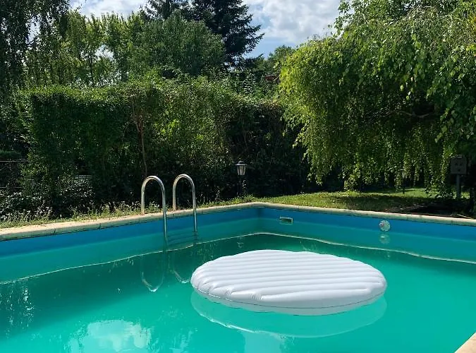 Zsuzsa Apartmanhaz Semesterbostad *