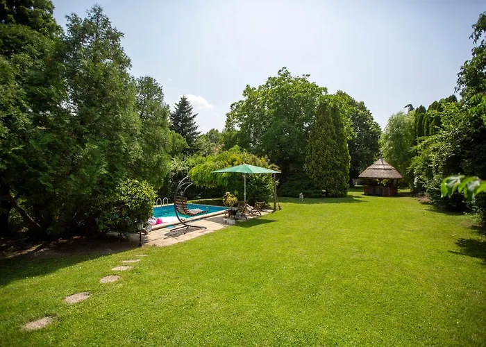 Vakantiehuis Zsuzsa Apartmanhaz Sukoró