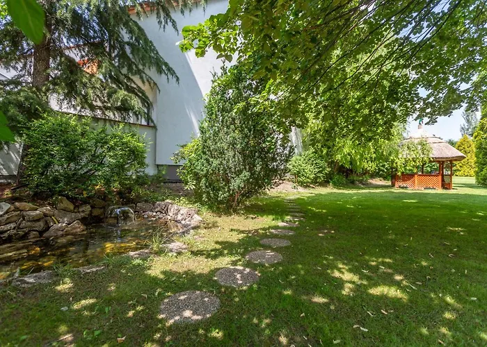 Zsuzsa Apartmanhaz Vakantiehuis
